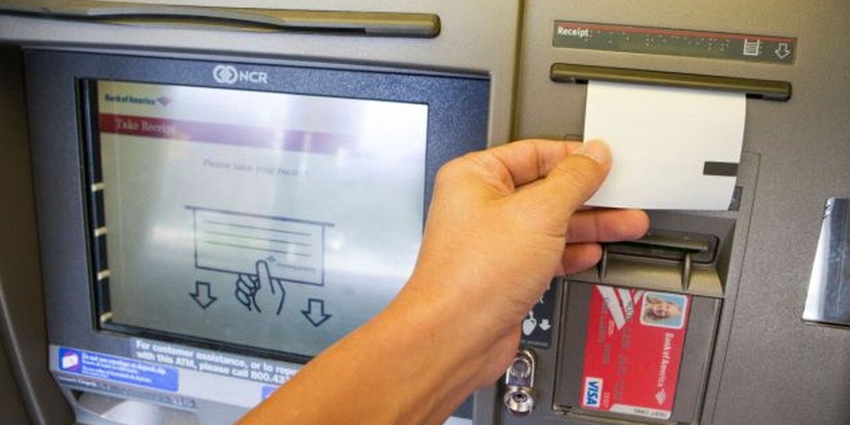 Les tickets de distributeur : un geste anodin qui met votre santé en danger ?