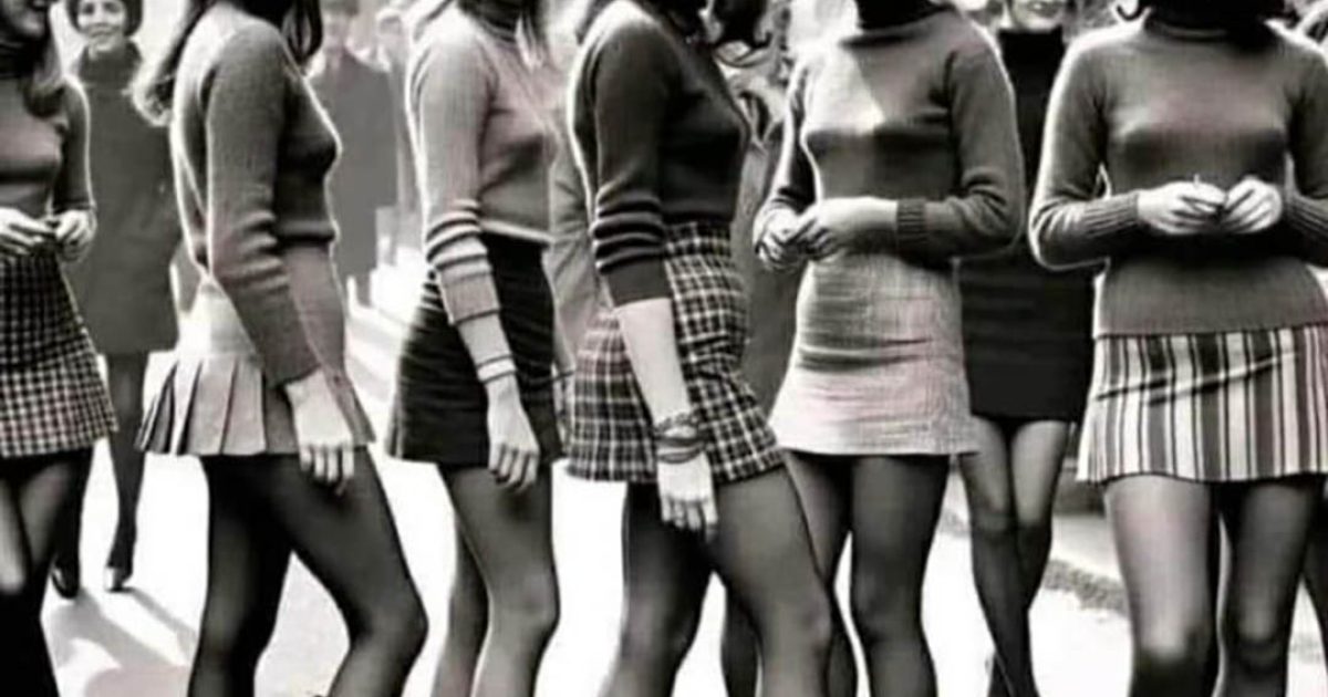 « Bonjour, mes petites-filles ! Nous sommes vos grands-mères ! » — une photo virale qui a déclenché une vive polémique sur les réseaux