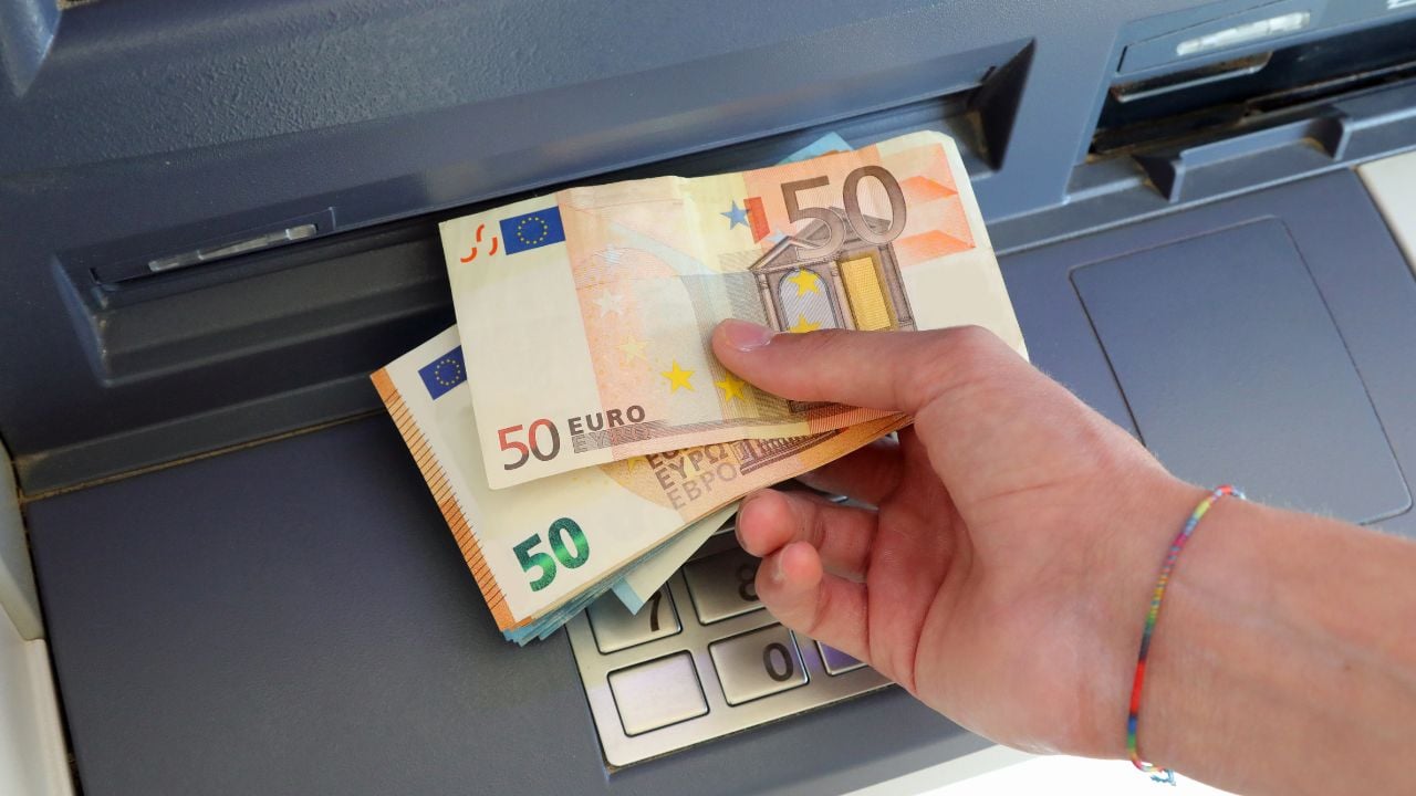À 22 ans, elle gagne plus de 1 000 euros par semaine en finissant à 15 h, dans un secteur que beaucoup regardent de haut