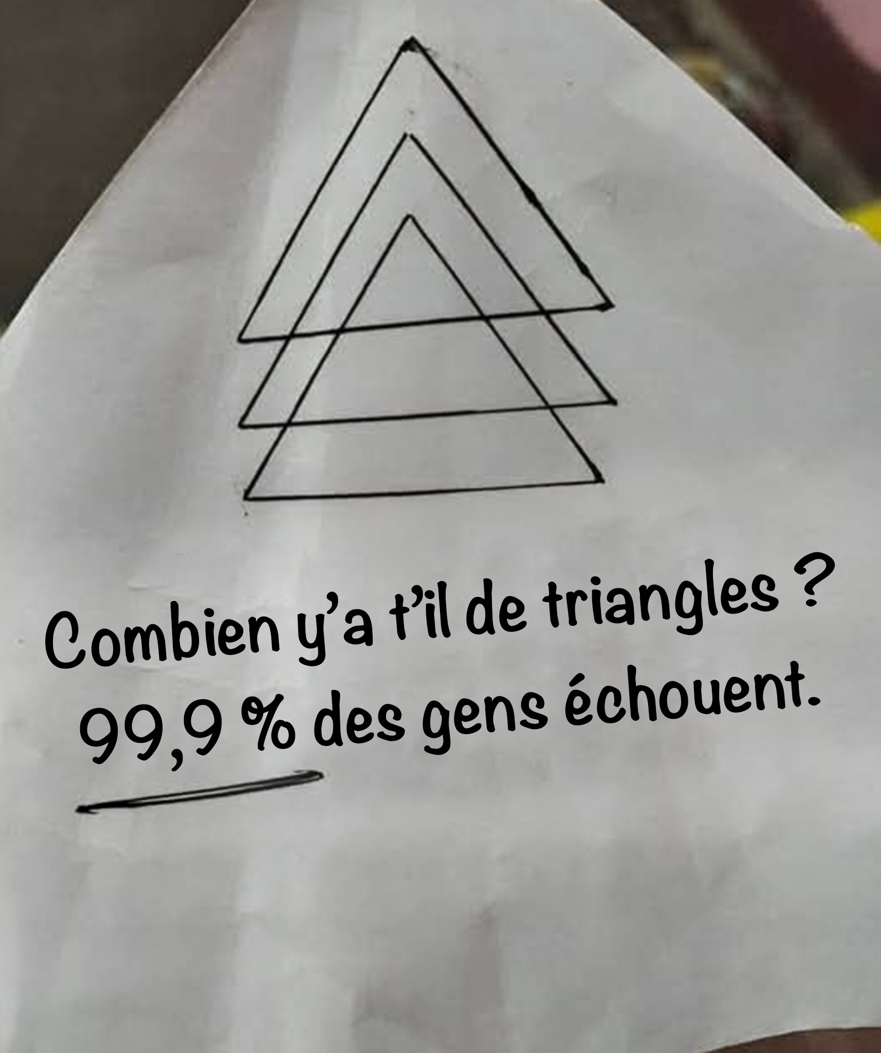 Combien y’a t’il de de triangles dans cette image ?