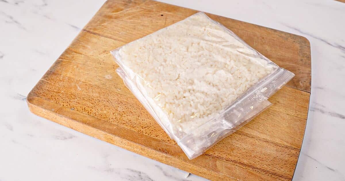 Riz cuit : l’erreur de stockage qui peut transformer votre plat préféré en danger invisible