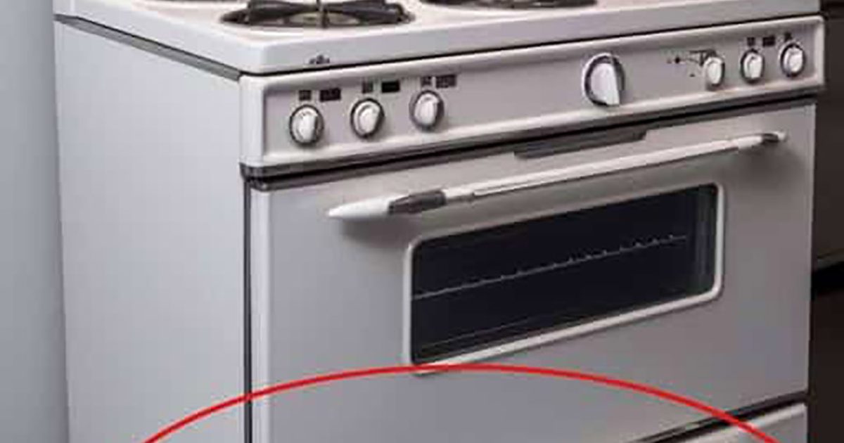 Connaissez-vous la véritable utilité du tiroir sous votre cuisinière ? Peu de gens le savent !