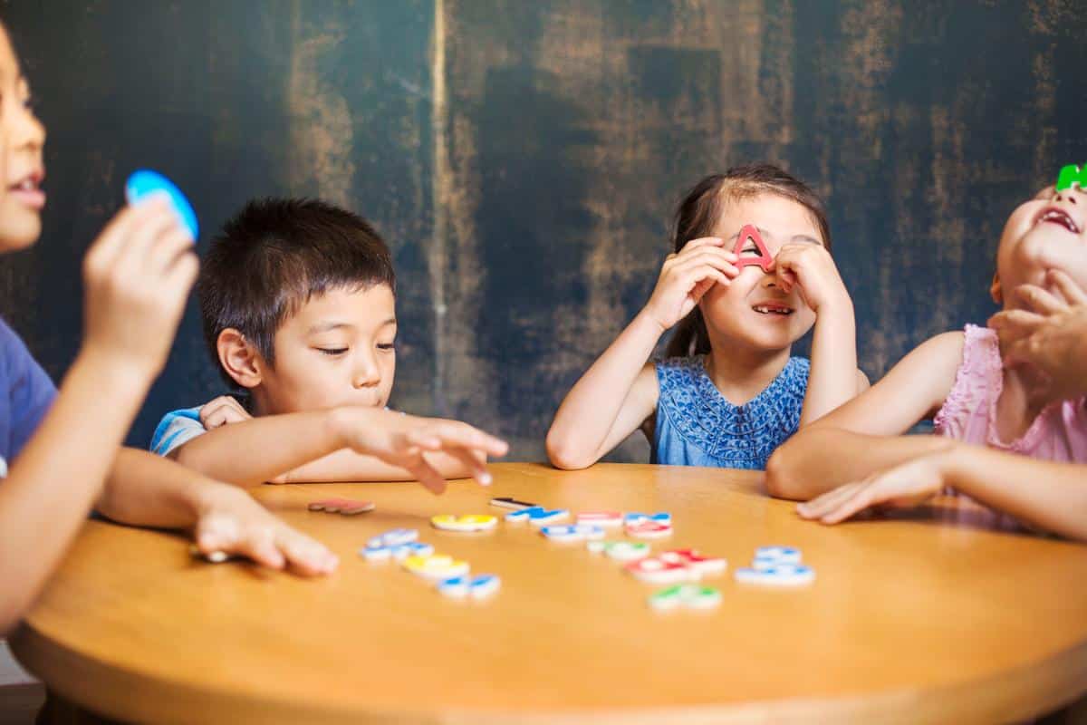 Enfant apprenant de ses erreurs