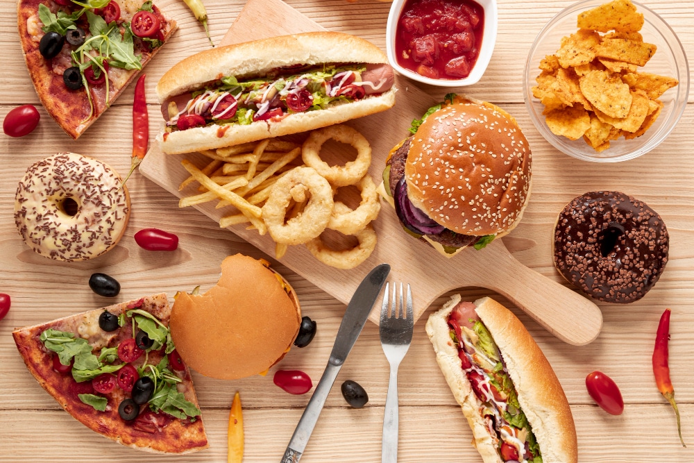 Fast-food : les conséquences méconnues sur votre corps et votre peau