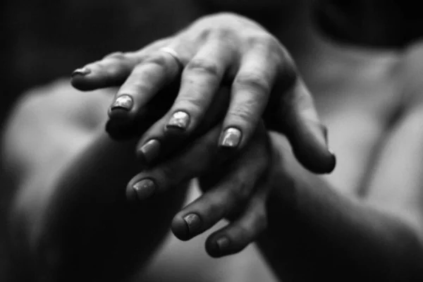 Les caresses qui enflamment le désir : 10 zones insoupçonnées à explorer pour une complicité intense