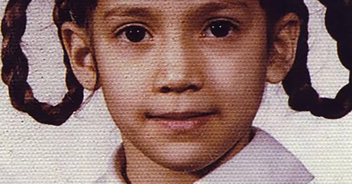 Derrière ce sourire innocent se cachait un destin exceptionnel ! Saurez-vous reconnaître cette star ?