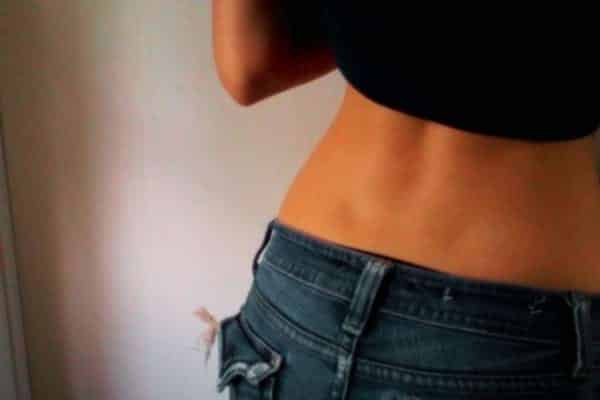 Ces petites fossettes au bas du dos : que révèlent-elles vraiment sur votre corps ?