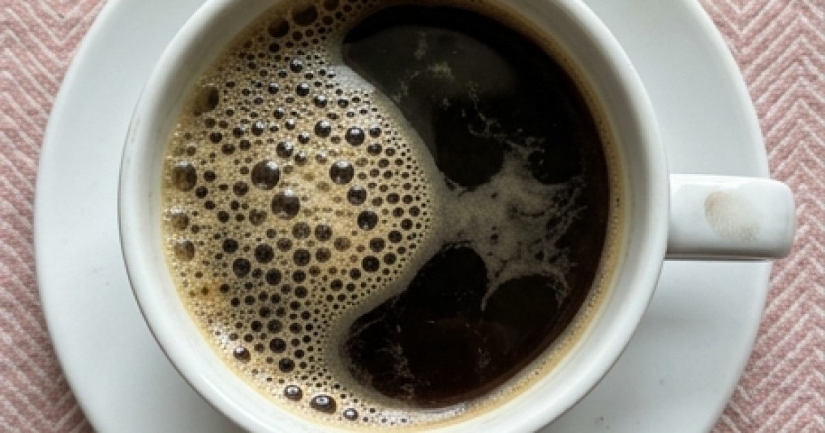 Des médecins révèlent que boire du café tous les matins provoque ceci