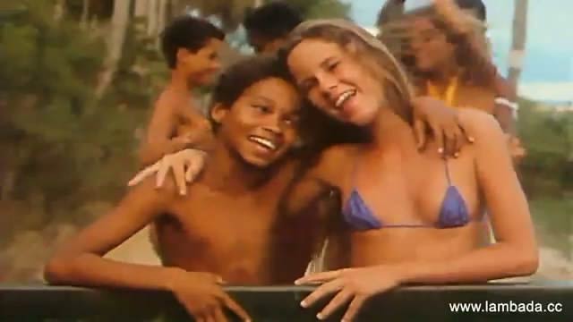 Et si les enfants du clip « Lambada » avaient choisi une vie totalement imprévue ? Leur incroyable trajectoire après la gloire