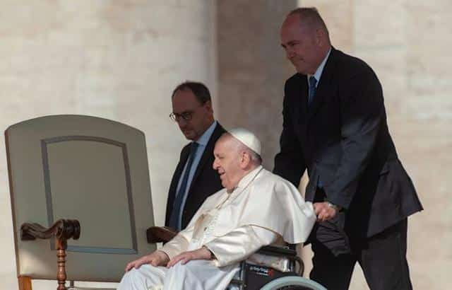 Le pape François en prière