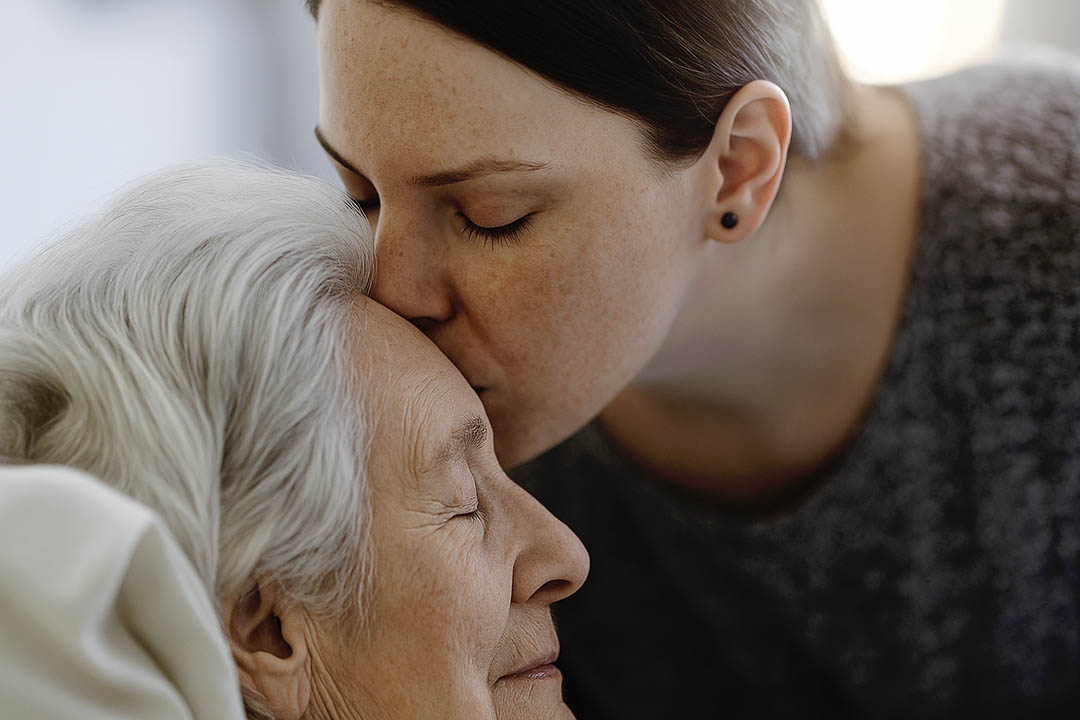 Le baiser d’adieu à un proche décédé : ce que les soignants veulent que vous sachiez
