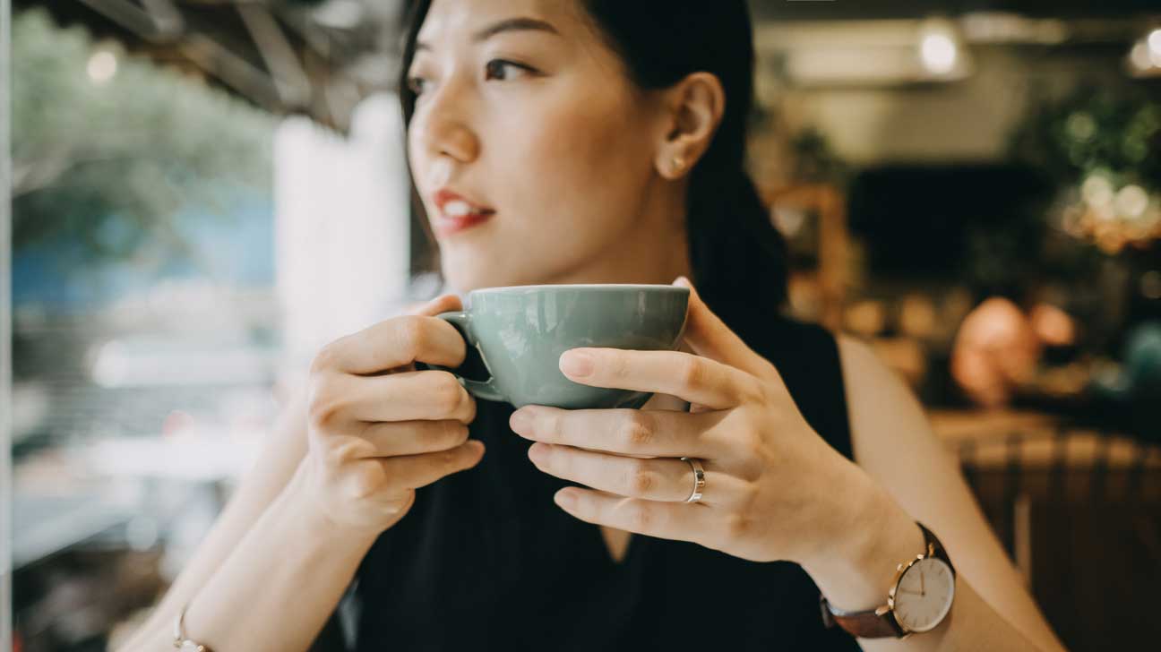 Trois gestes du matin qui pourraient, sans que vous le sachiez, fragiliser votre cerveau