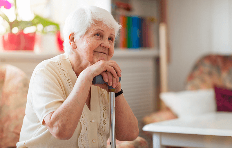 Vieillir sereinement : ces quatre piliers comptent bien plus que la famille ou les amis