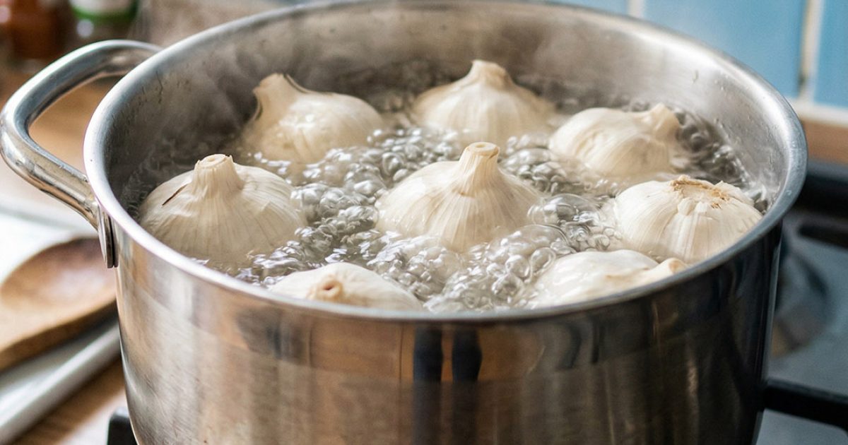 Faites bouillir 5 gousses d'ail et vous résoudrez un problème très courant