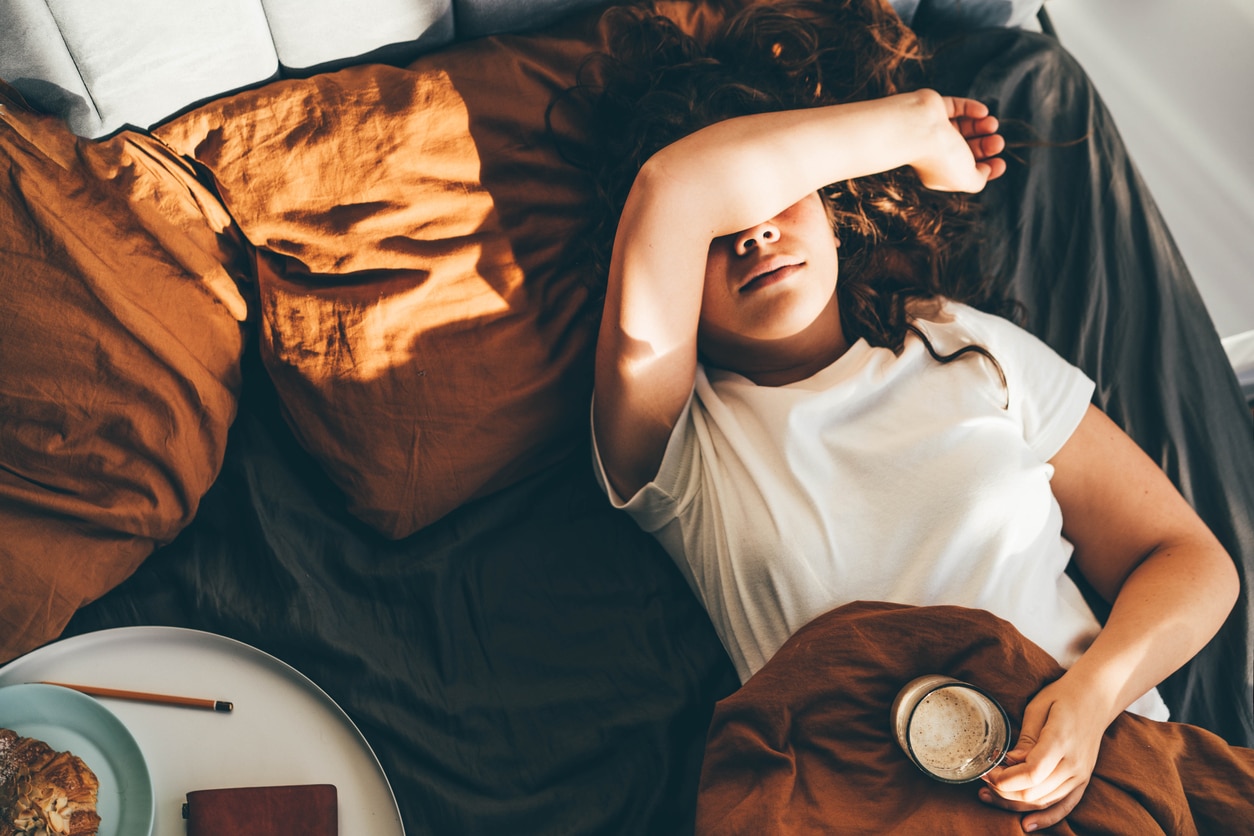 Votre sommeil est-il perturbé ? 10 signaux nocturnes qui trahissent un excès de sucre dans le sang