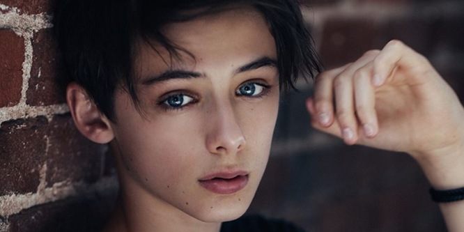 À 22 ans, que reste-t-il du « plus bel adolescent du monde » ? Découvrez son évolution surprenante