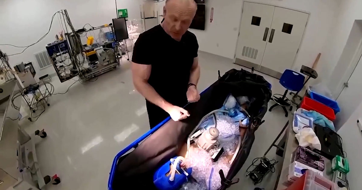 Le premier homme cryogénisé du monde, James Bedford, patiente toujours dans l’azote liquide depuis 1967