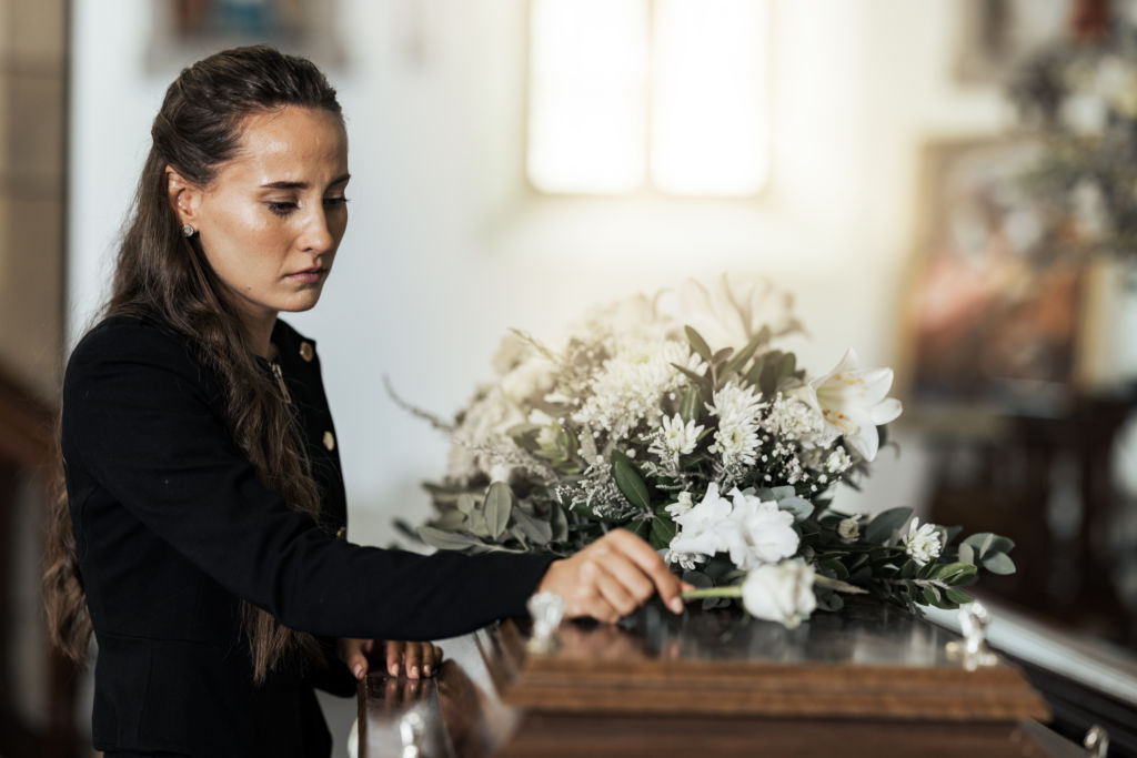Les phrases à bannir absolument lors d’un enterrement (même avec les meilleures intentions)