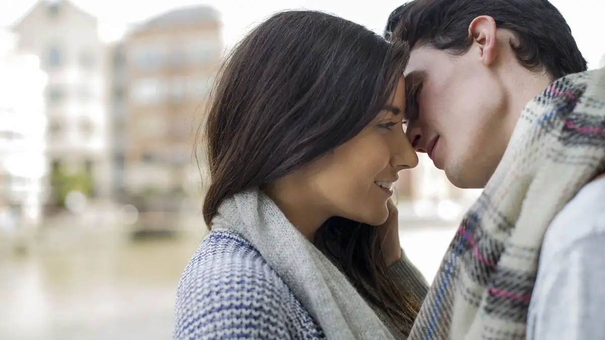 L’écart d’âge en couple : ce que révèle une étude sur la clé d’une relation durable