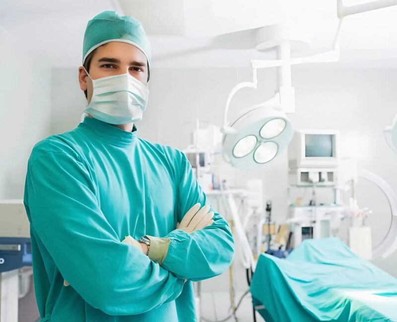 Le geste tendre d’un enfant avant son opération a déclenché une réaction inattendue chez son chien, bouleversant le cours des événements à l’hôpital.