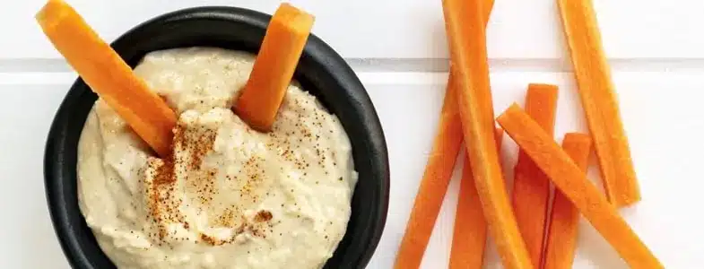 Carottes et houmous en dip