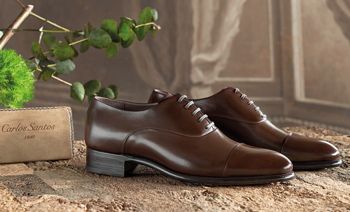 Paire de chaussures en cuir
