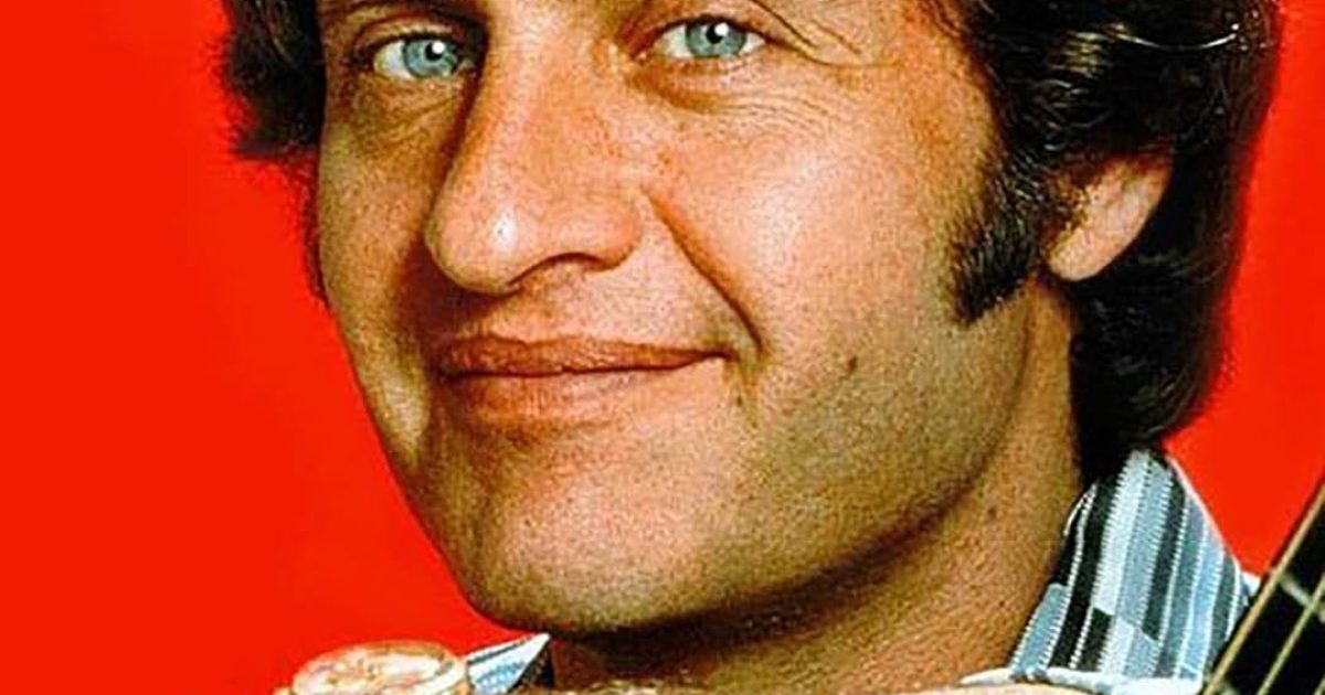 Ils n’ont jamais connu leur père et ont perdu leur mère très tôt. À quoi ressemblent les fils de Joe Dassin aujourd’hui ?