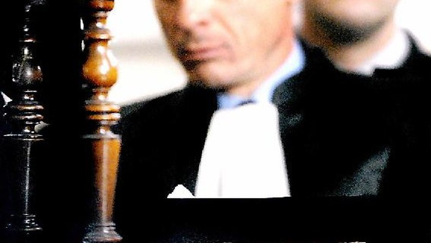 Un geste anonyme sur la route, un destin suspendu au tribunal : l’incroyable coïncidence qui a tout changé