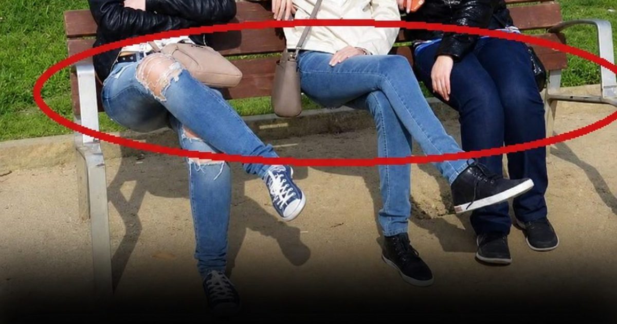 Cette photo semble tout à fait normale… mais regardez bien, quelque chose cloche !