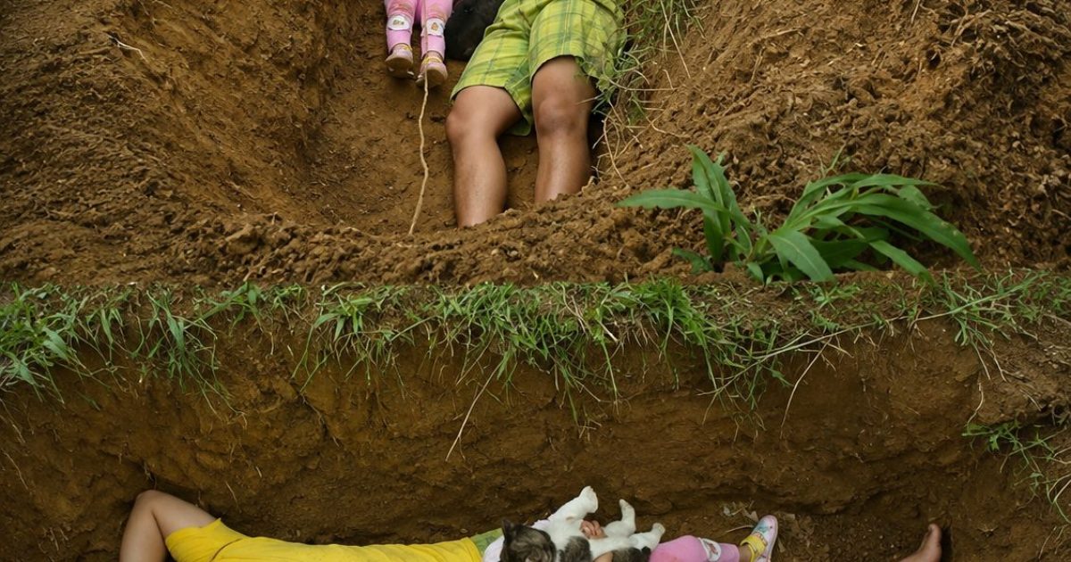 Il creuse une tombe pour sa fille de 2 ans : l'histoire bouleversante de ce père courage