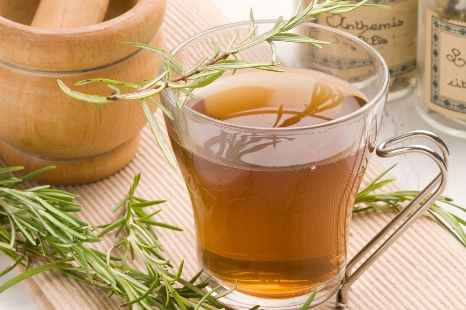 Le matin, une tasse de romarin à jeun : ce qui se produit dans votre corps