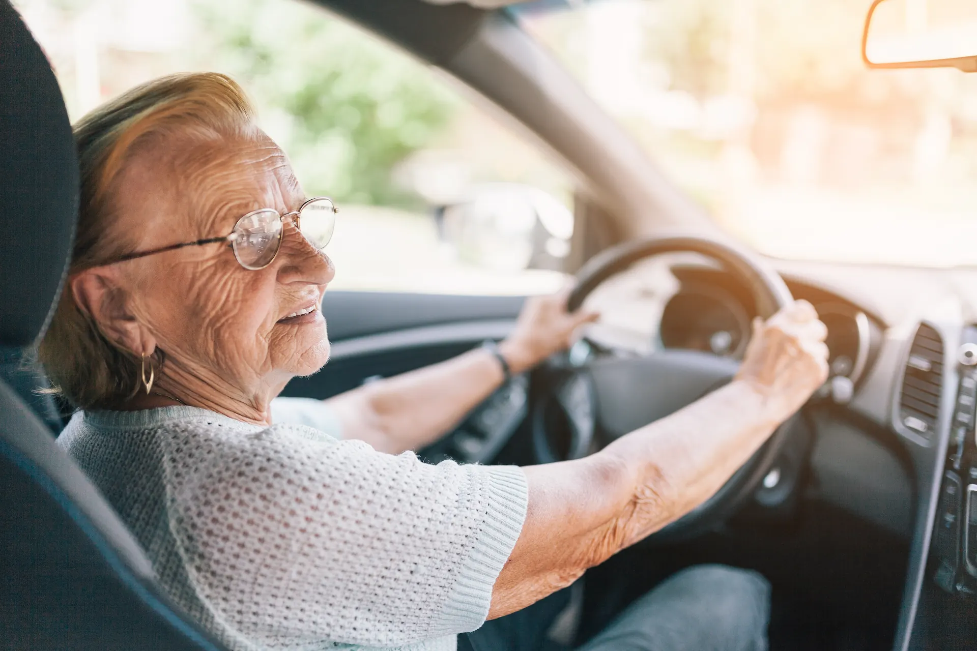 Conduite des seniors : l’âge charnière où il devient vivement conseillé de ranger les clés de voiture