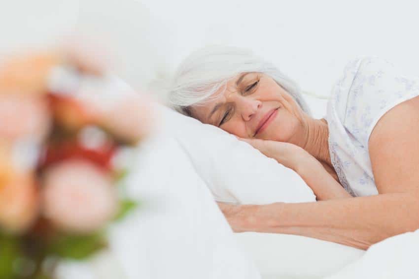 Lits jumeaux après la cinquantaine : une solution gagnante pour le couple ?