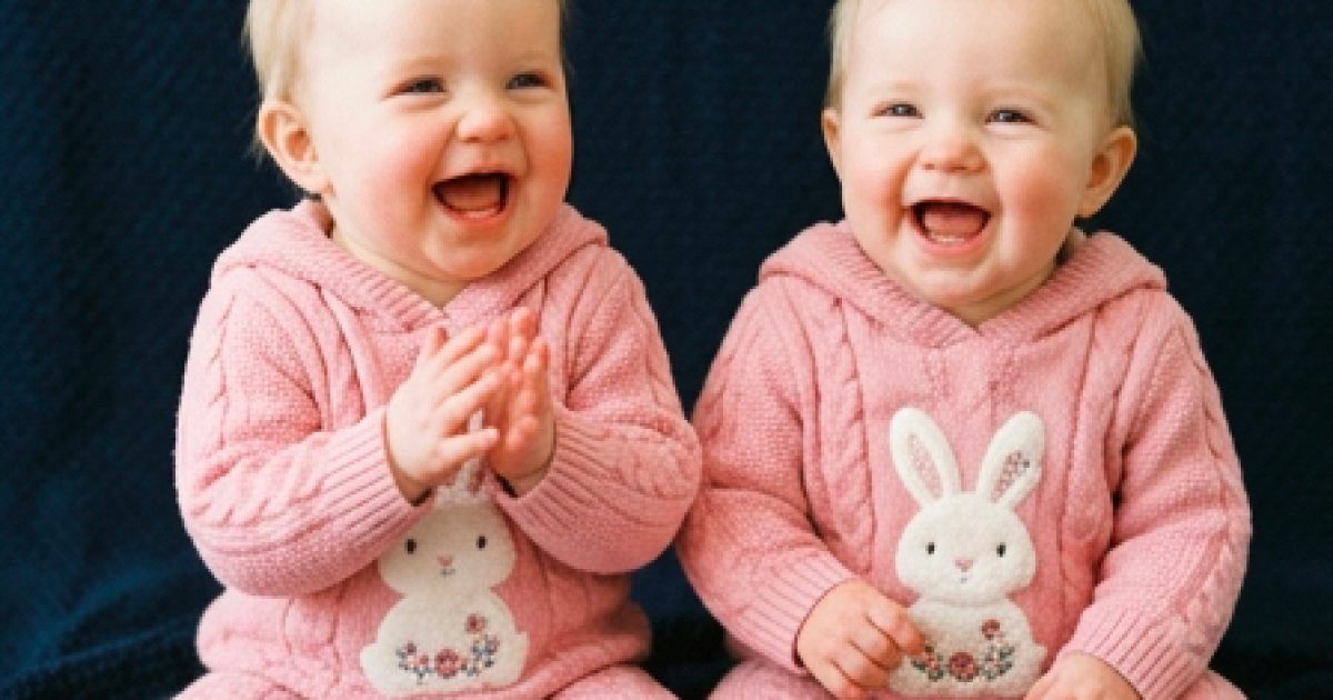 J’ai adopté des jumeaux trouvés abandonnés dans un avion… 18 ans plus tard, leur mère est revenue avec un document qui a tout bouleversé