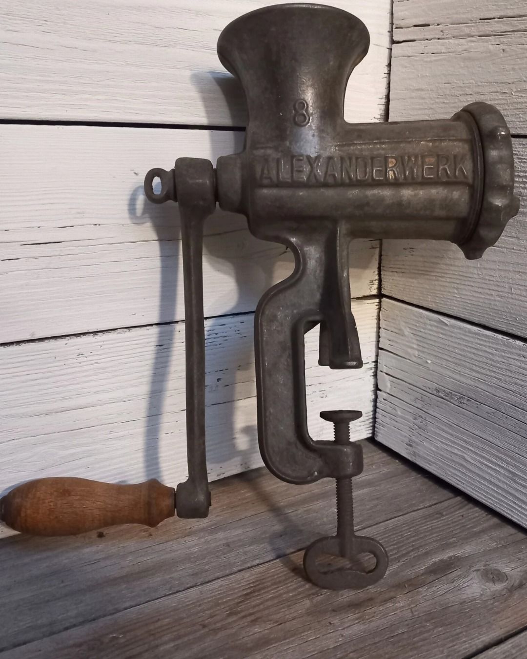 J’ai découvert cet objet dans une boutique de souvenirs, sans avoir la moindre idée de ce que ça pouvait être — et il faut dire que rares sont ceux qui arrivent à l’identifier