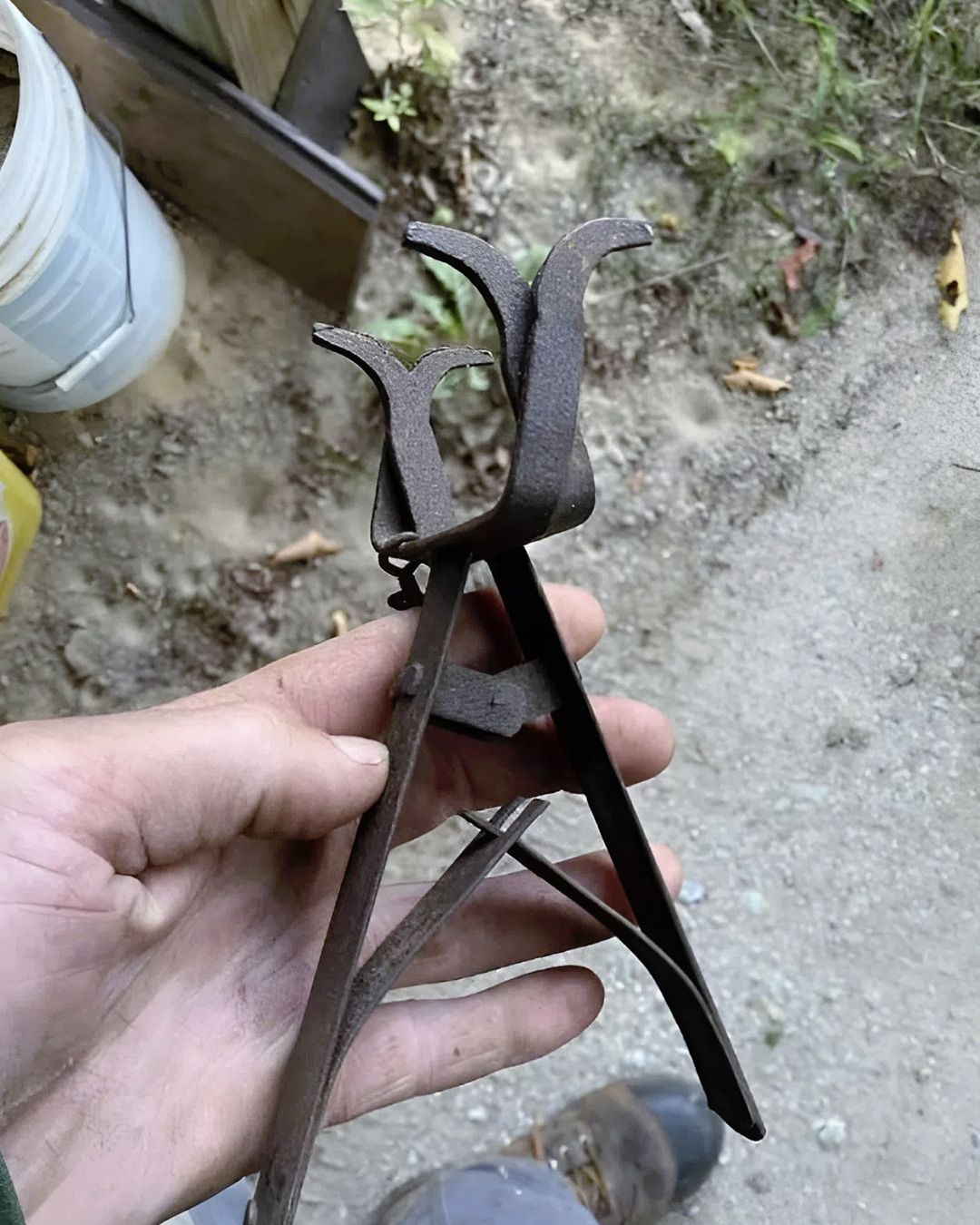 J’ai découvert un objet métallique dans le jardin de mes grands-parents et j’ai été stupéfait en apprenant ce que c’était