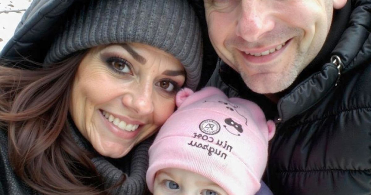 J’ai emmené ma petite fille rendre visite à ma petite amie — je n’arrivais pas à croire ce qu’elle a découvert dans sa chambre