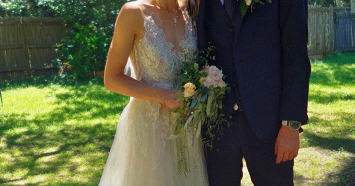 Je me suis mariée avec mon professeur d’école — et ce qui s’est passé lors de notre première nuit m’a complètement bouleversée