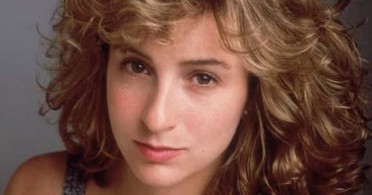 Jennifer Grey se sentait « invisible » après sa transformation faciale — sa « rhinoplastie ratée » l’a rendue « anonyme ».