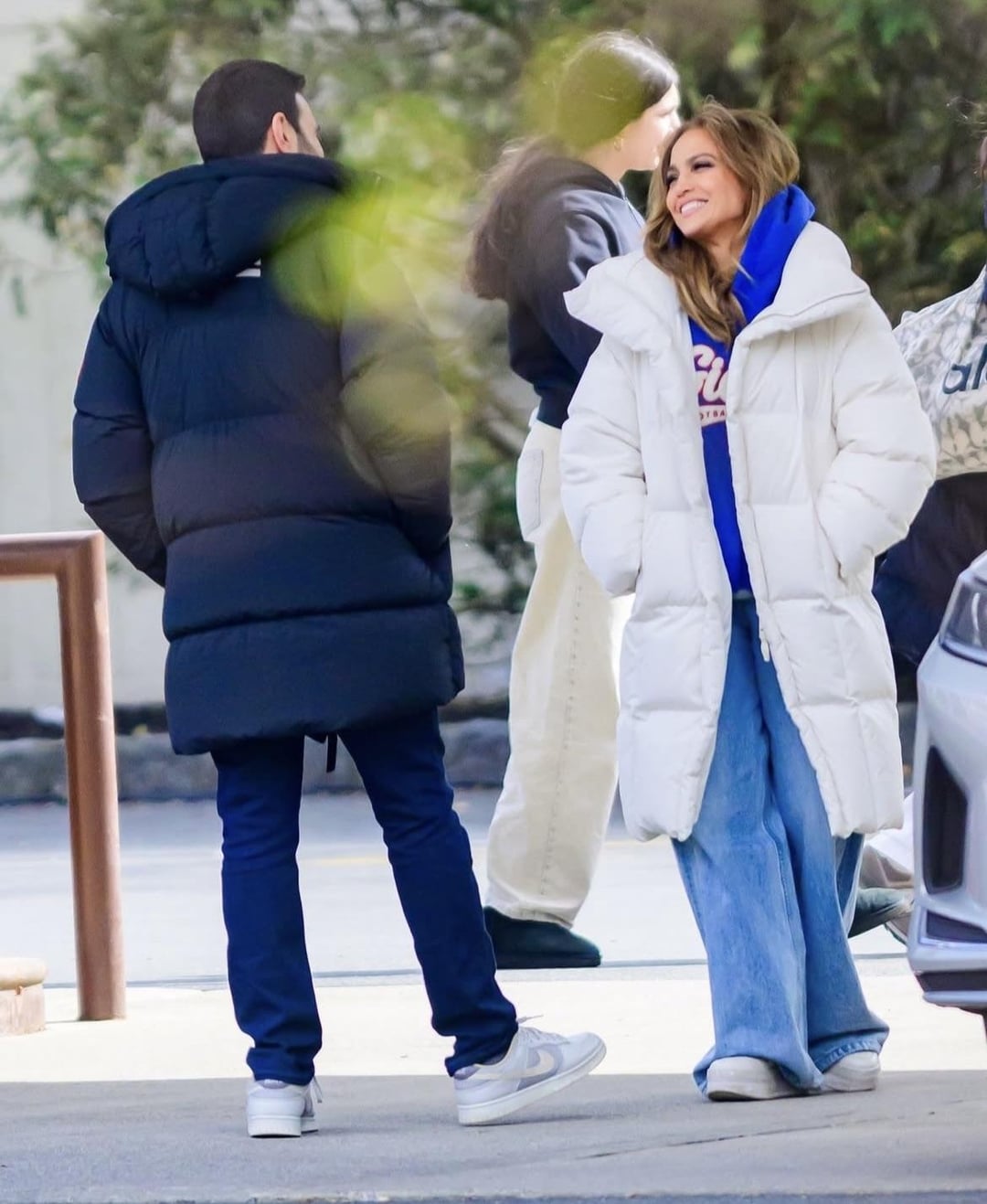 Jennifer Lopez et Brett Goldstein : les clichés qui enflamment la toile cachent-ils une vraie love story ?