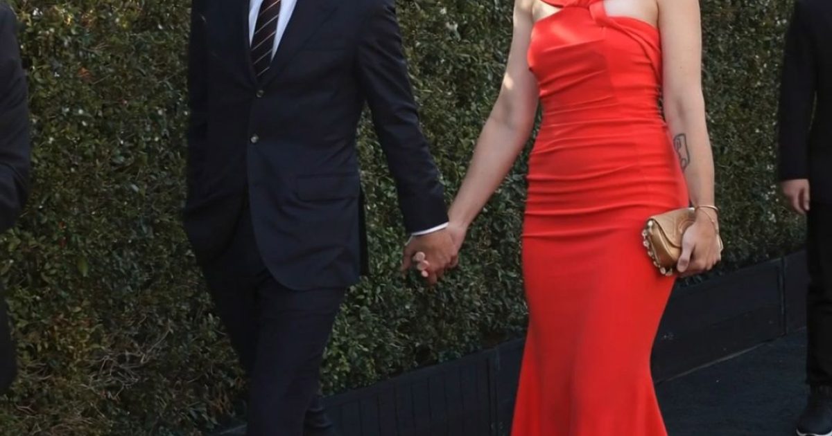 L’apparence de la compagne de Reeves dans sa jeunesse a suscité des réactions mitigées.