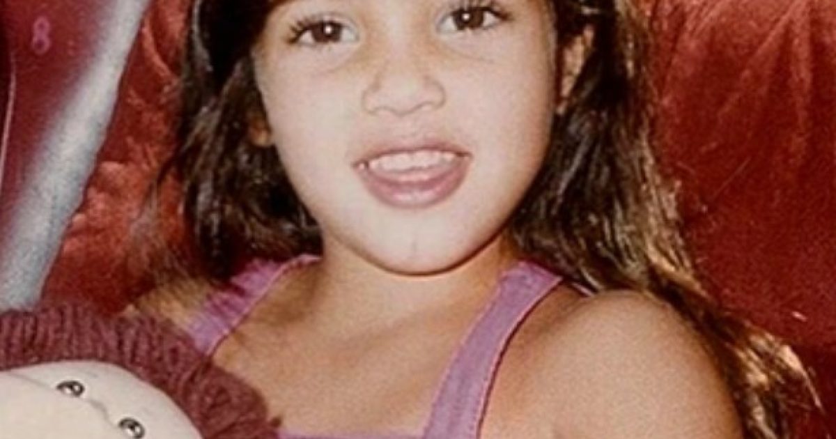 « Le brillant futur l’attend ! » Que pensez-vous de la célébrité sur cette photo lorsqu’elle était enfant ?