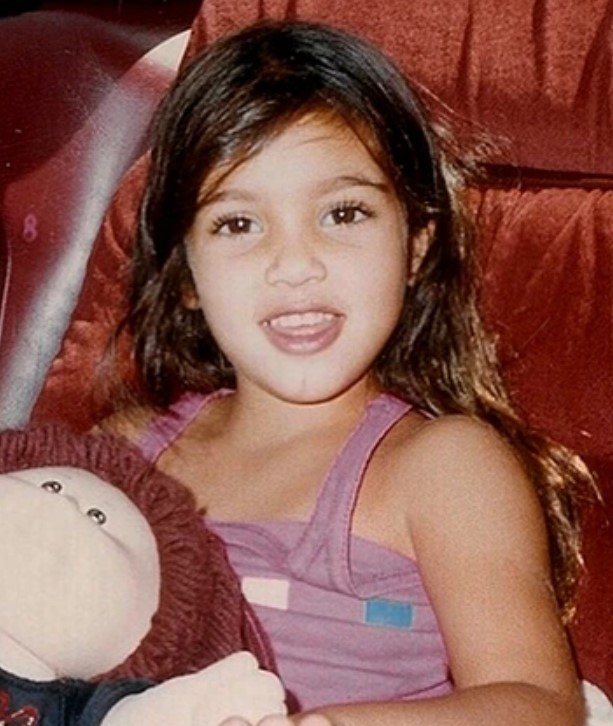 « Le brillant futur l’attend ! » Que pensez-vous de la célébrité sur cette photo lorsqu’elle était enfant ?