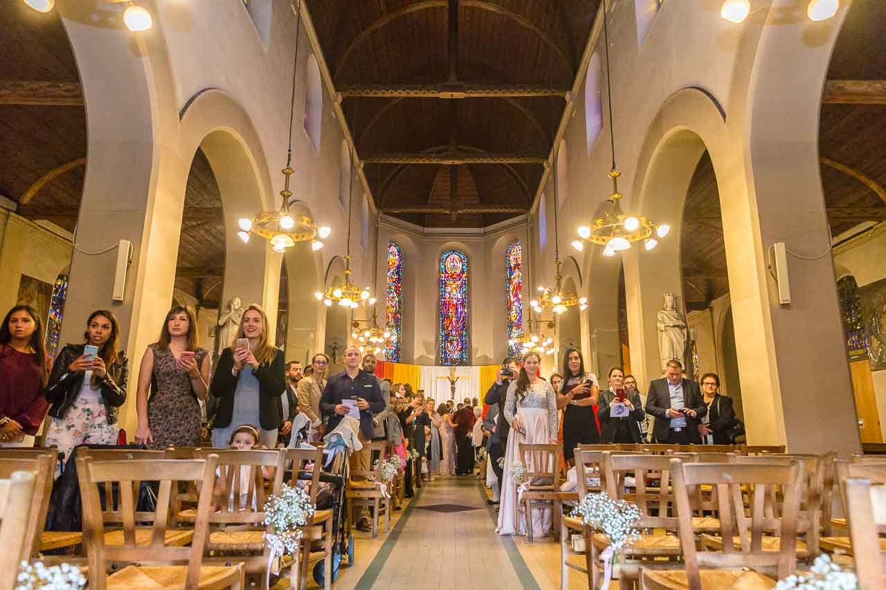 Le cruel plan de la belle-mère se retourna contre elle lors du mariage