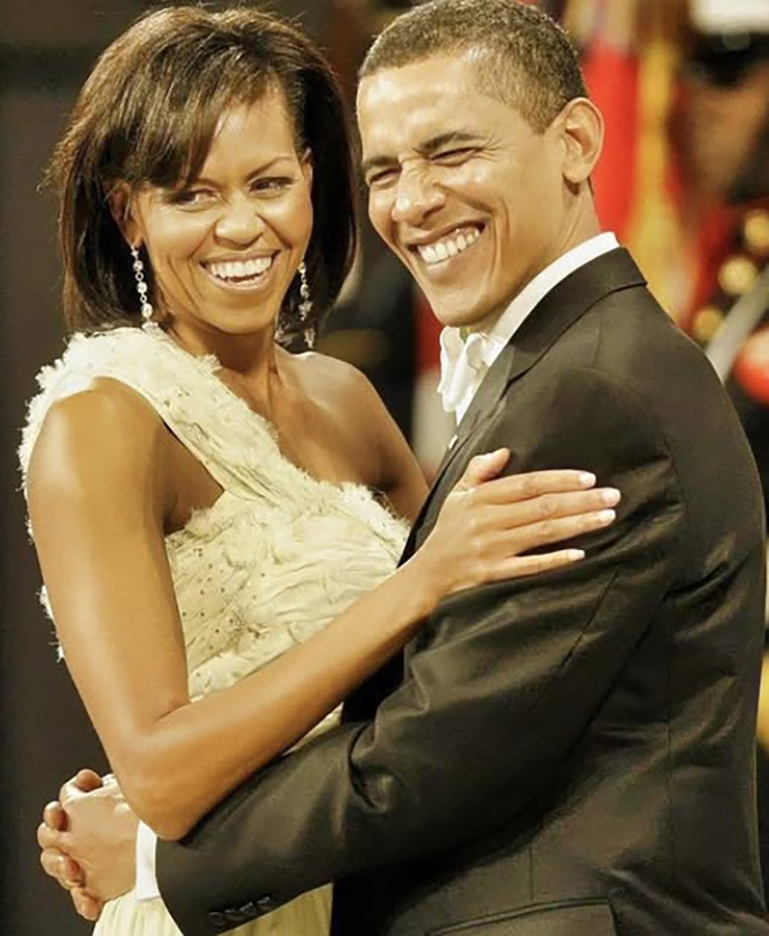 Les fans sont stupéfaits : la fille de 26 ans de Barack et Michelle Obama « ressemble trait pour trait à son père » !