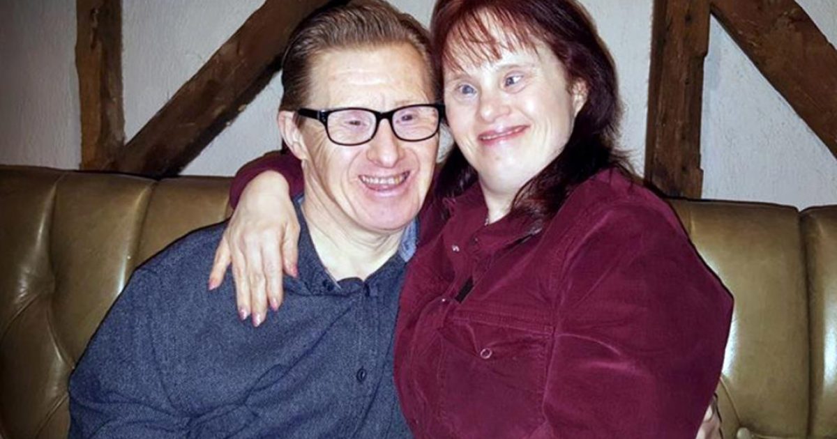 Les gens étaient contre leur relation : ce couple atteint du syndrome de Down s’est marié et vit 25 ans de pur bonheur ensemble !