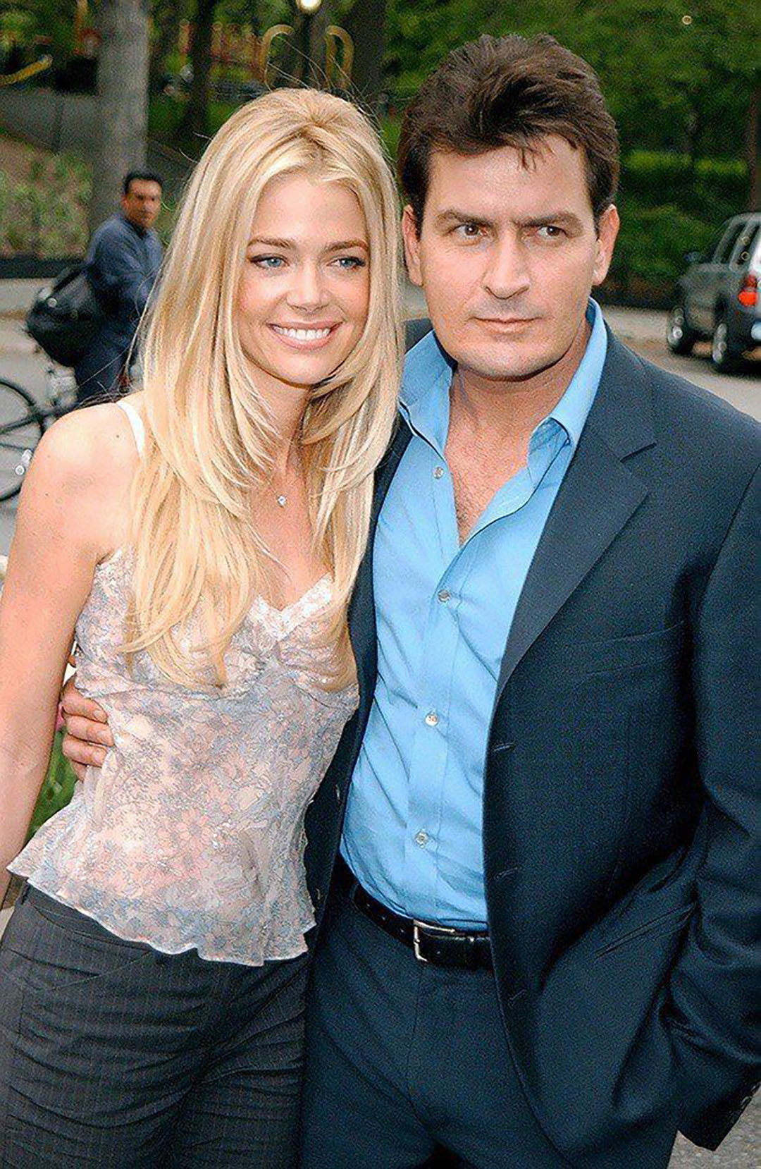 Les jumeaux de Charlie Sheen grandissent : aperçu de ses fils de 14 ans, déjà plus grands que lui