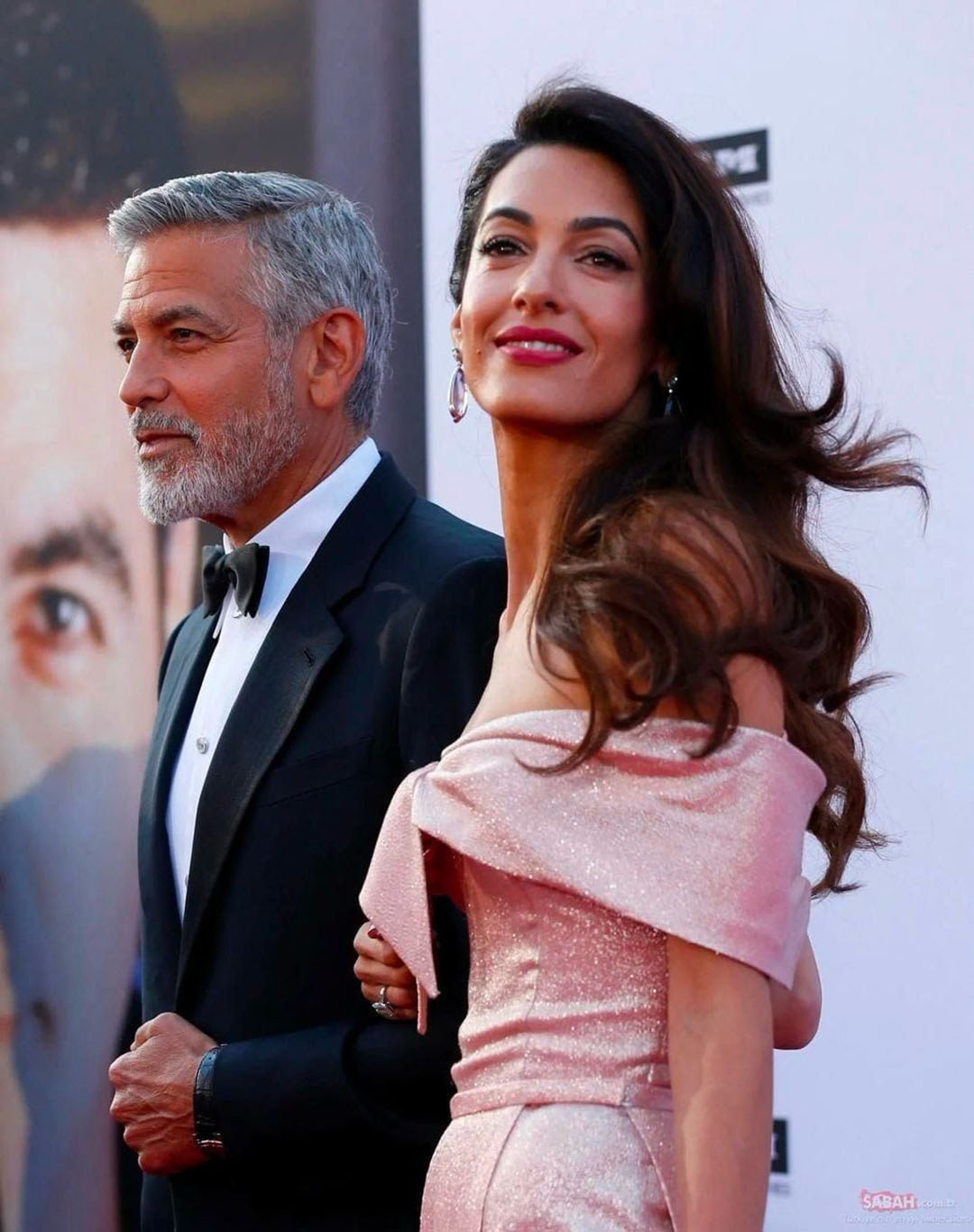 Les jumeaux de George Clooney, Alexander et Ella, sont le portrait craché de leur père – leurs apparitions laissent les fans sans voix