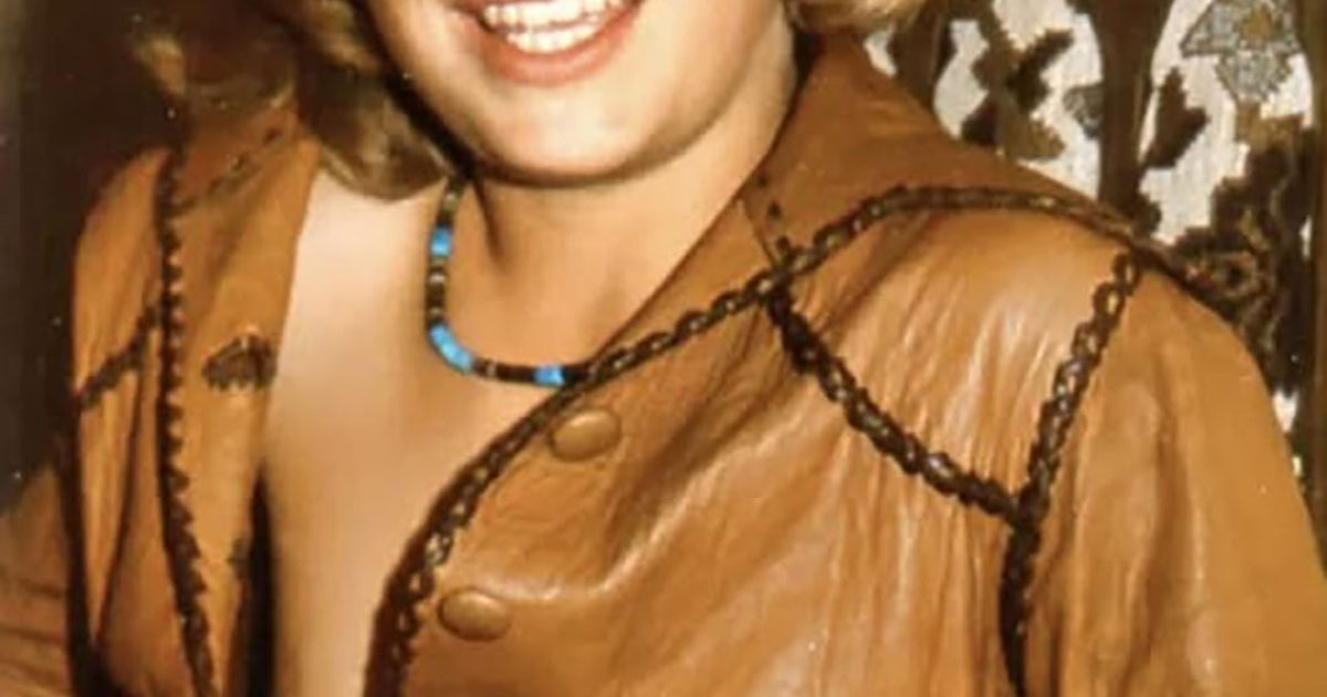 L’idole des jeunes des années 70 étonne avec son nouveau look “cheveux gris” et “barbe” : ses dernières photos laissent tout le monde bouche bée !