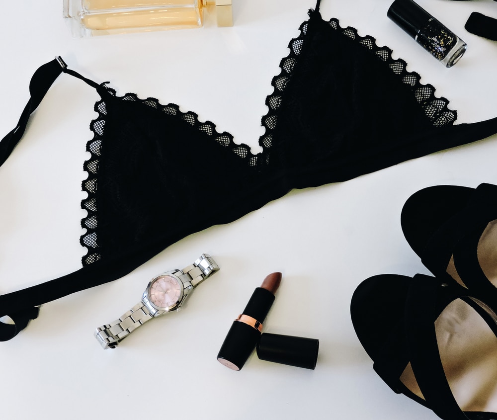 Pourquoi le noir règne en maître dans votre dressing : ce que votre couleur fétiche révèle sur votre personnalité